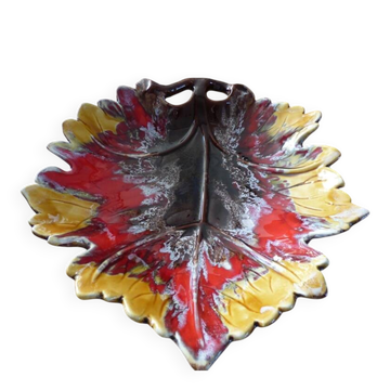 Leaf-shaped fruit bowl by valauris.