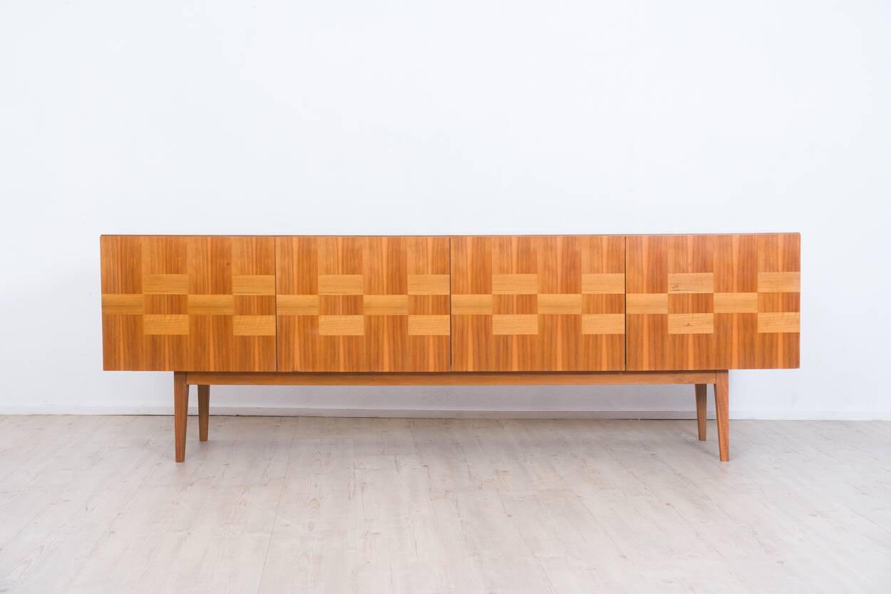 Grand buffet Mid-Century en noyer