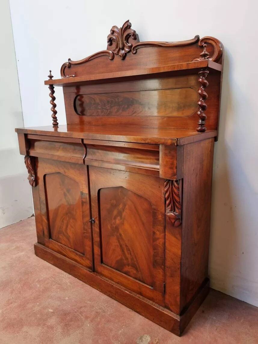 Small English mahogany buffet - 1920s