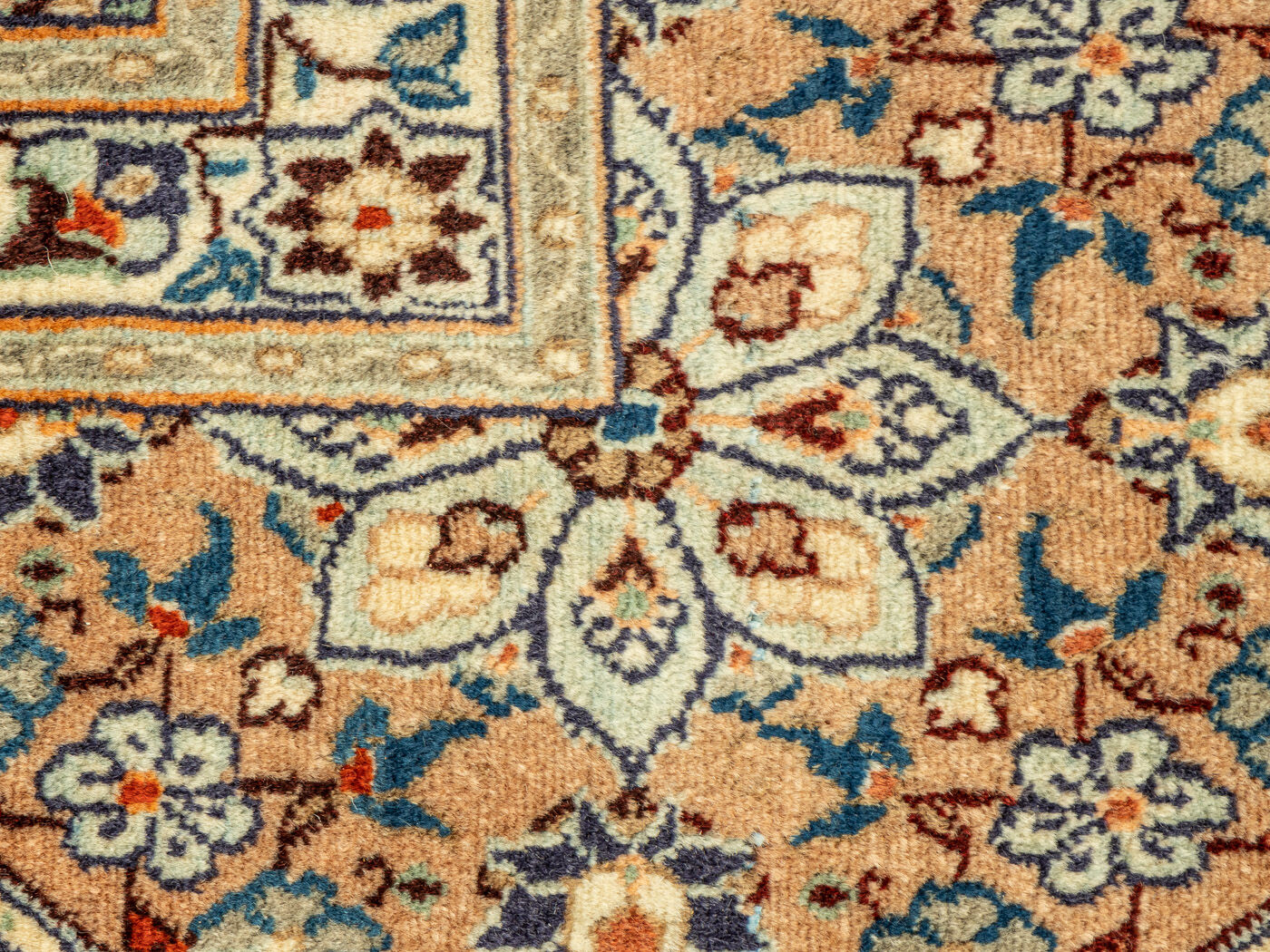 1960s carpet, 188 x 210