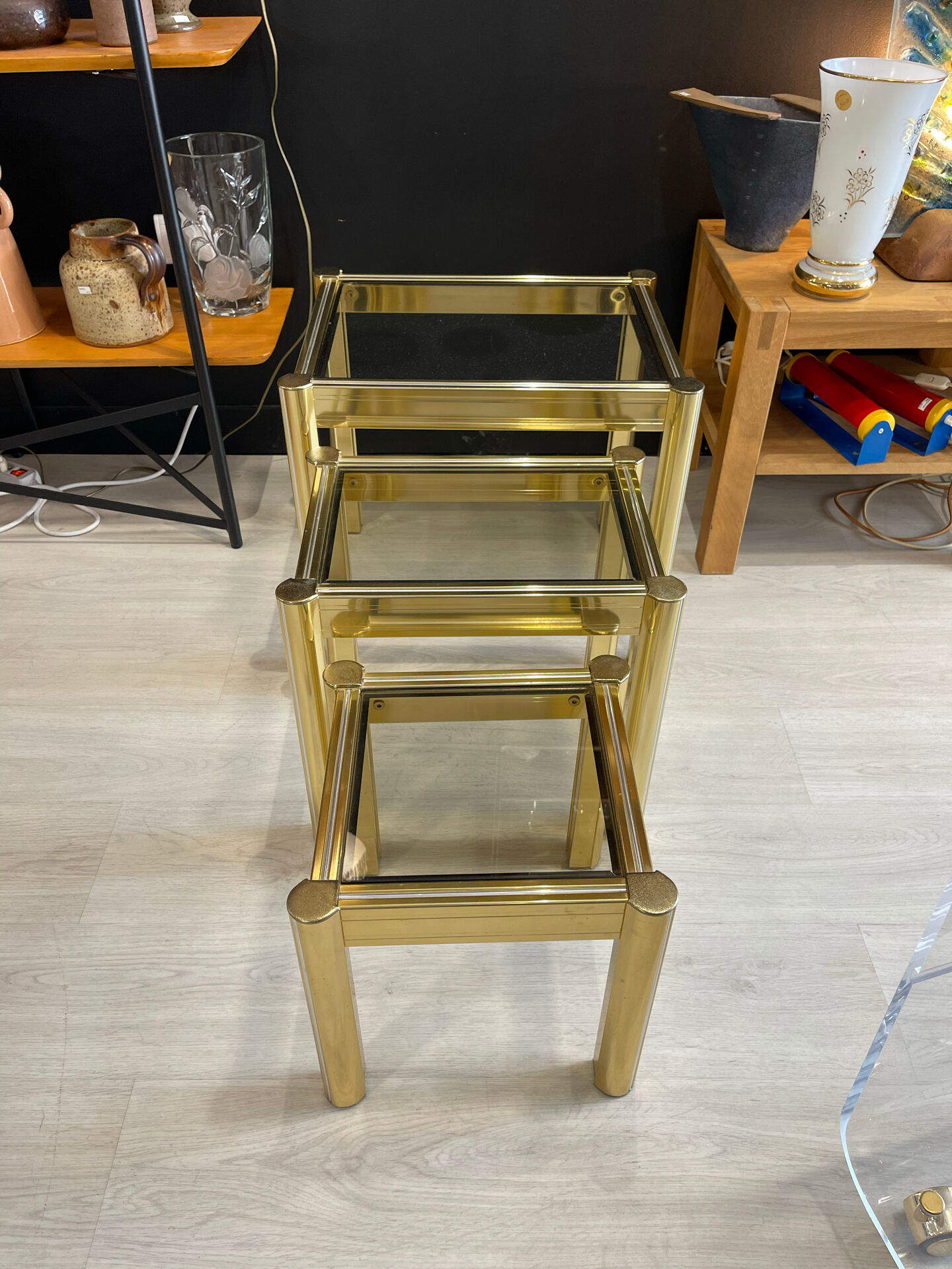 Nest of tables 1980