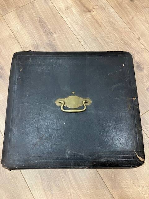 Knife set, mother-of-pearl handles