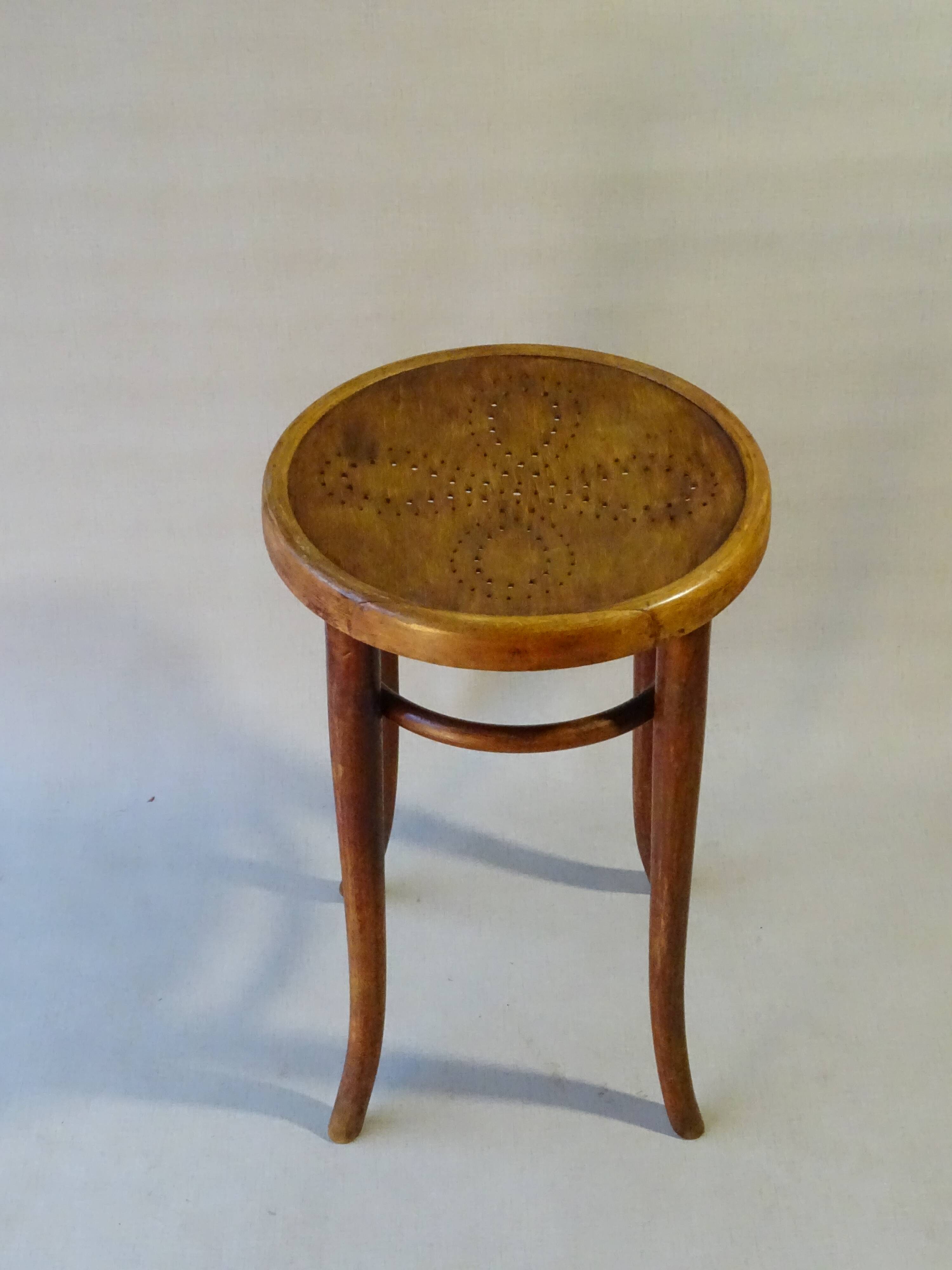 Piano stool by Thonet 1910, wooden seat Height 56cm