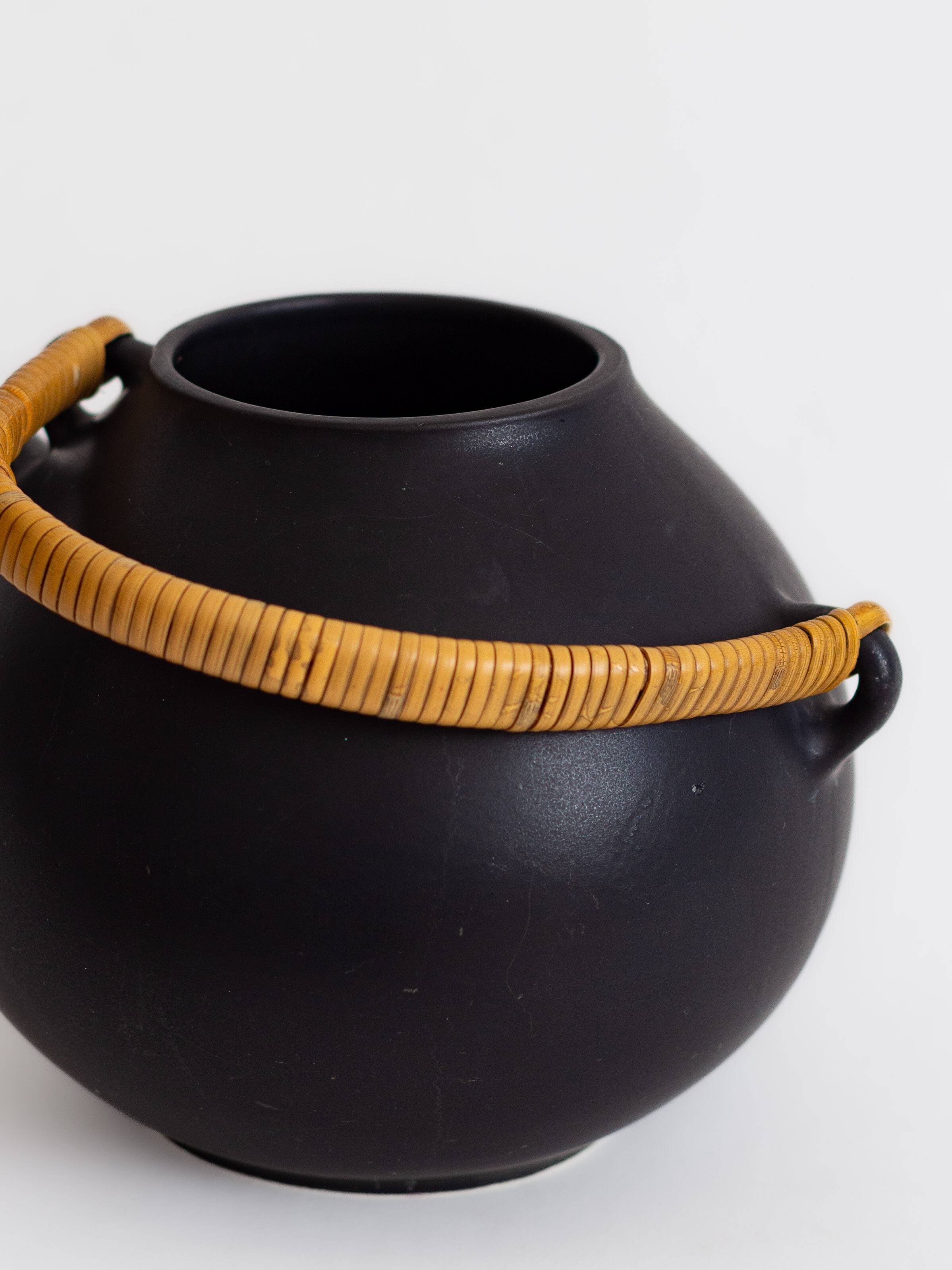“GA3” teapot, Ulla Procopé x Arabia Finland, 50s-70s