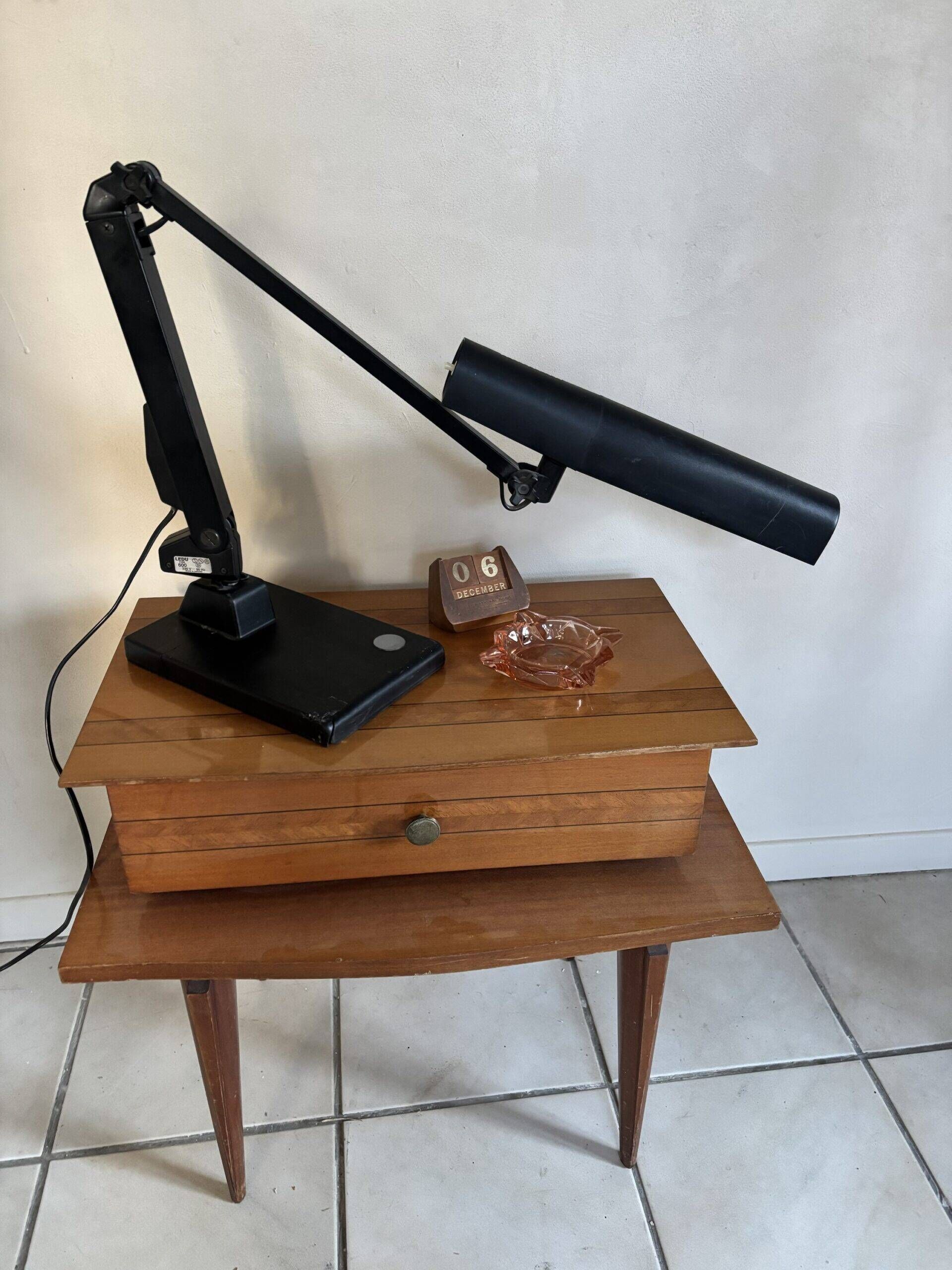 Table de Chevet en bois laqué