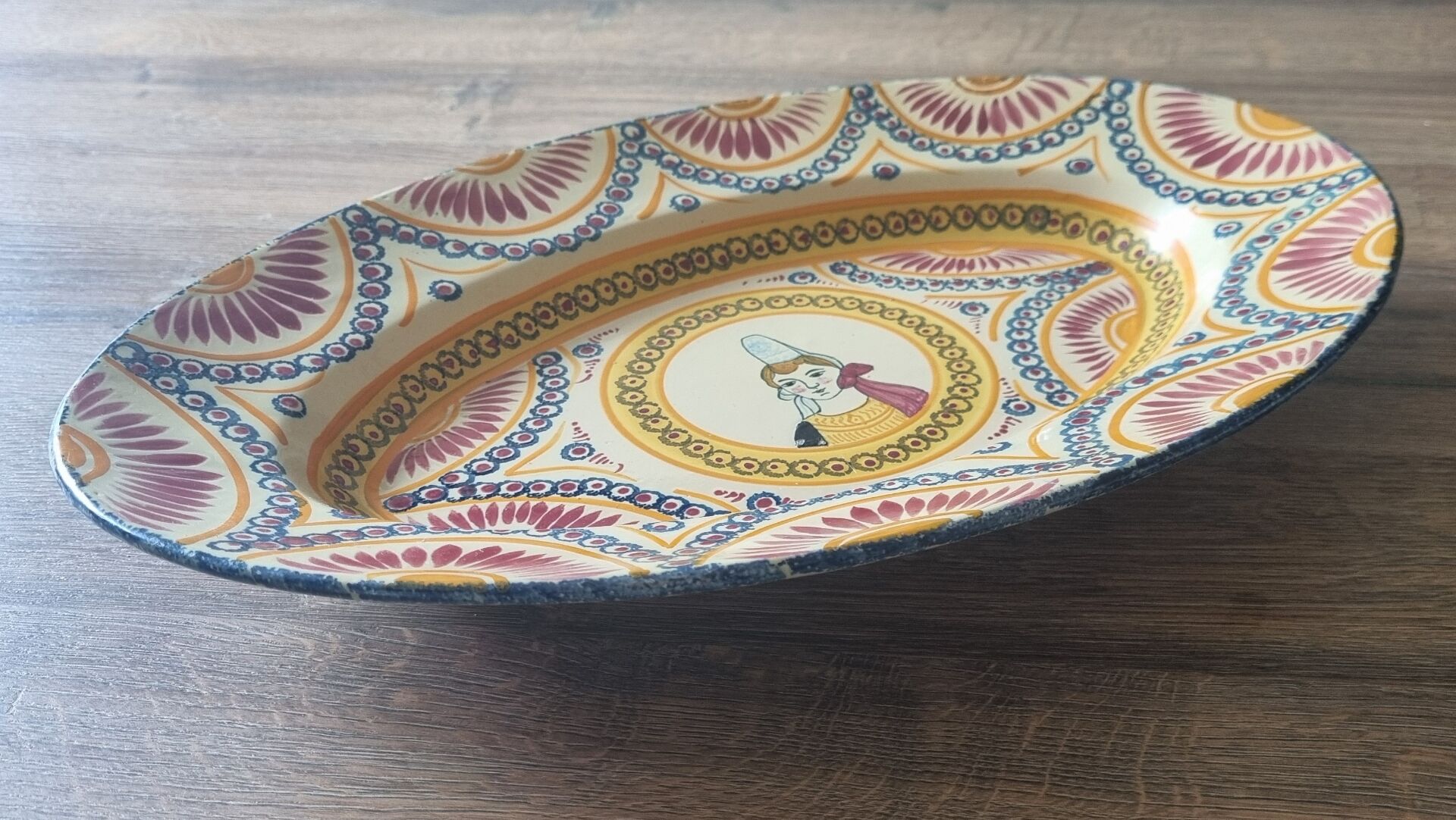 Oval plate Henriot Quimper Art Deco
