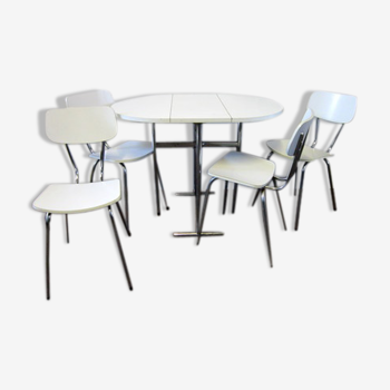 Table and 4 chairs in formica