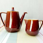 Villeroy & Boch coffee maker and milk jug