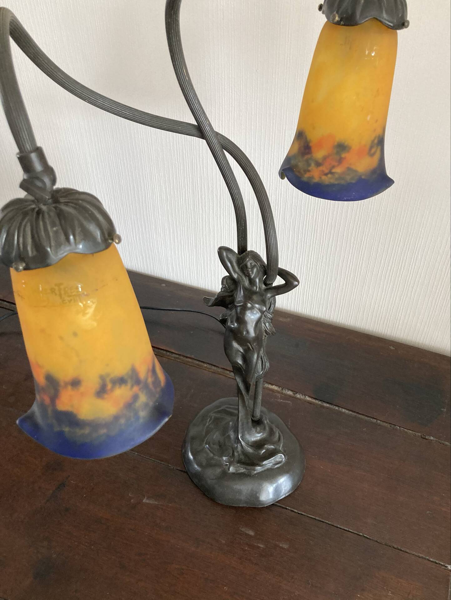 Lampe en bronze et verrerie Muller Frères Lunéville