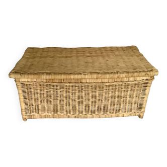 Large format wicker trunk