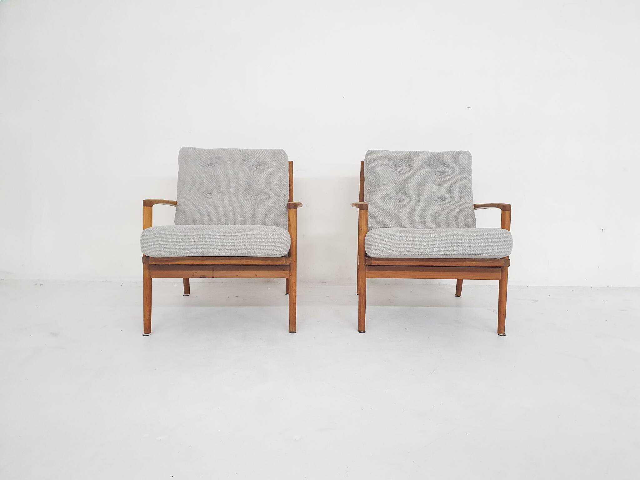 Solid oak antique dining chairs, with hand carved back rests. The chairs have no screws only wooden