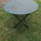 Garden round table