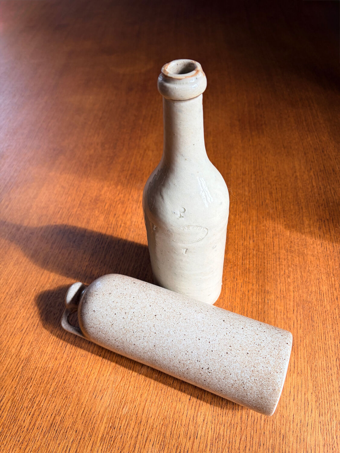 Pair of old stoneware bottles - Ciry le Noble