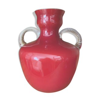 Handle vase