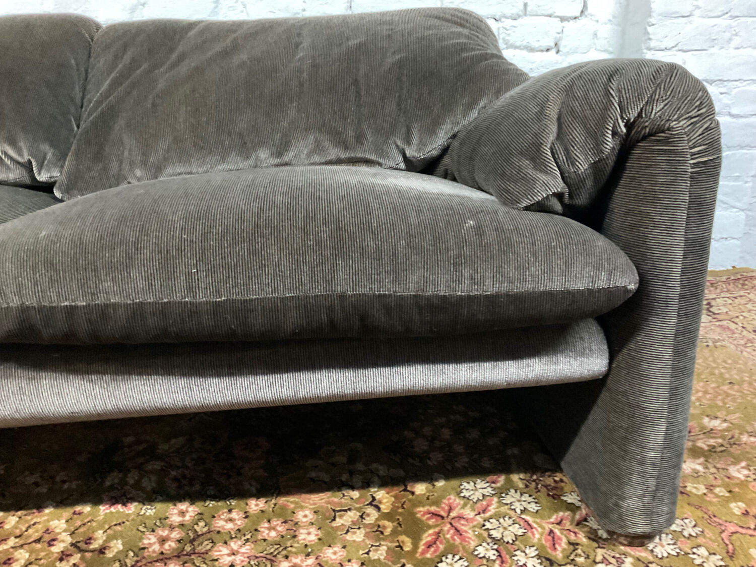 Maralunga sofa by Vico Magistretti