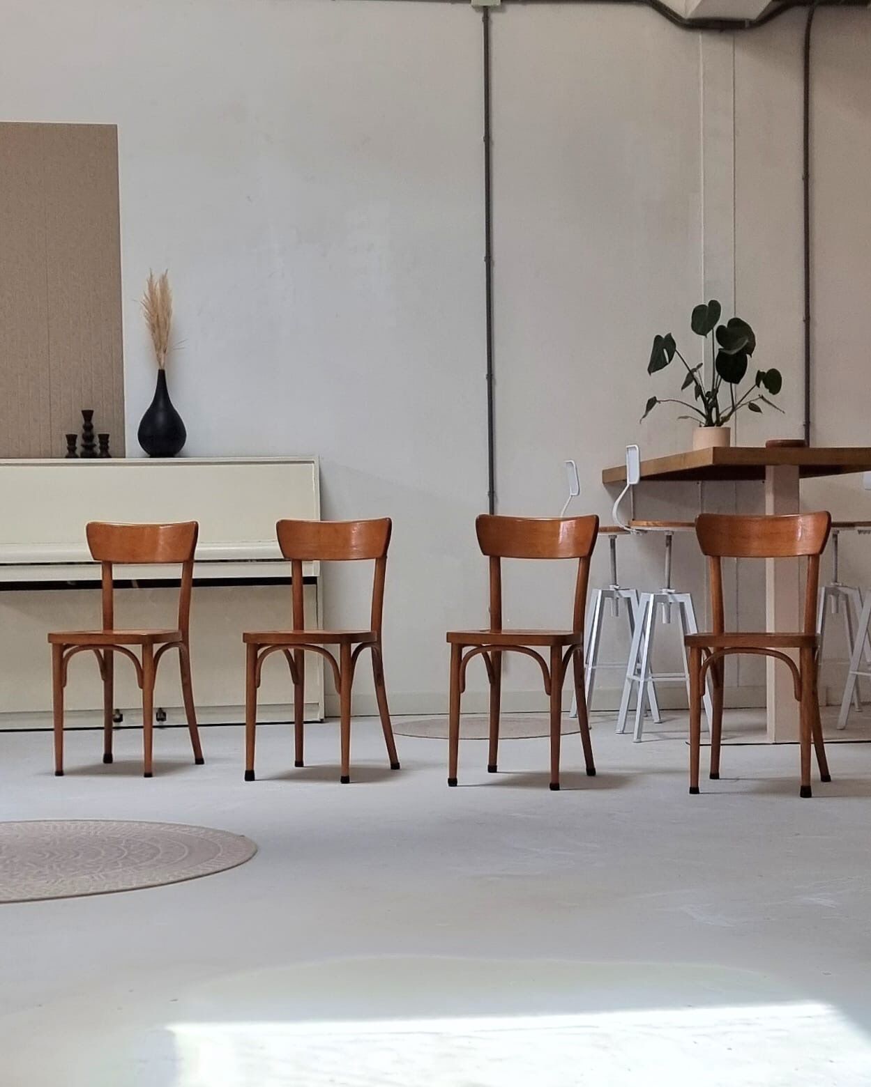 Chaises bistrot, milieu XXème