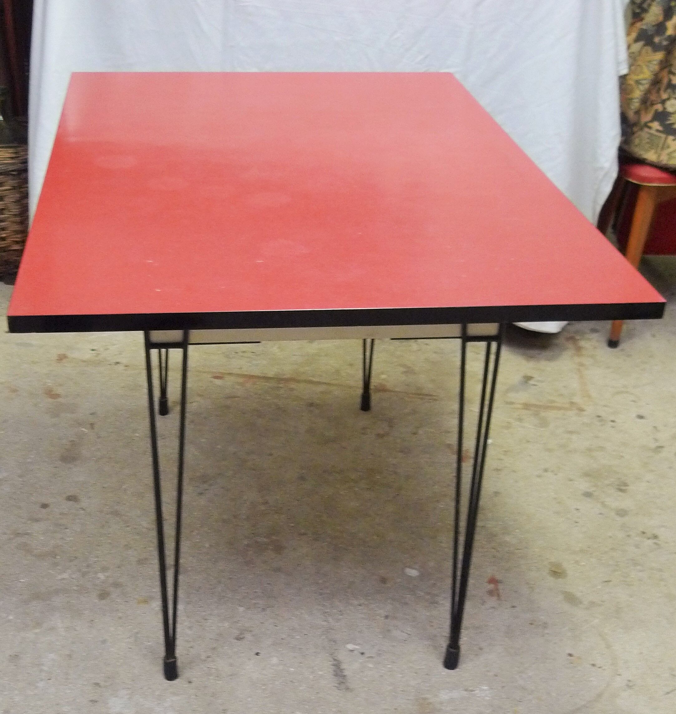 Formica kitchen table, eiffel feet