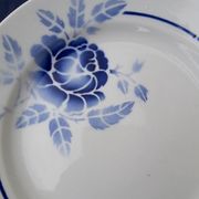 4 hollow plates in earthenware from Saint Amand model 3015 blue pink pattern diam 19.2 cm