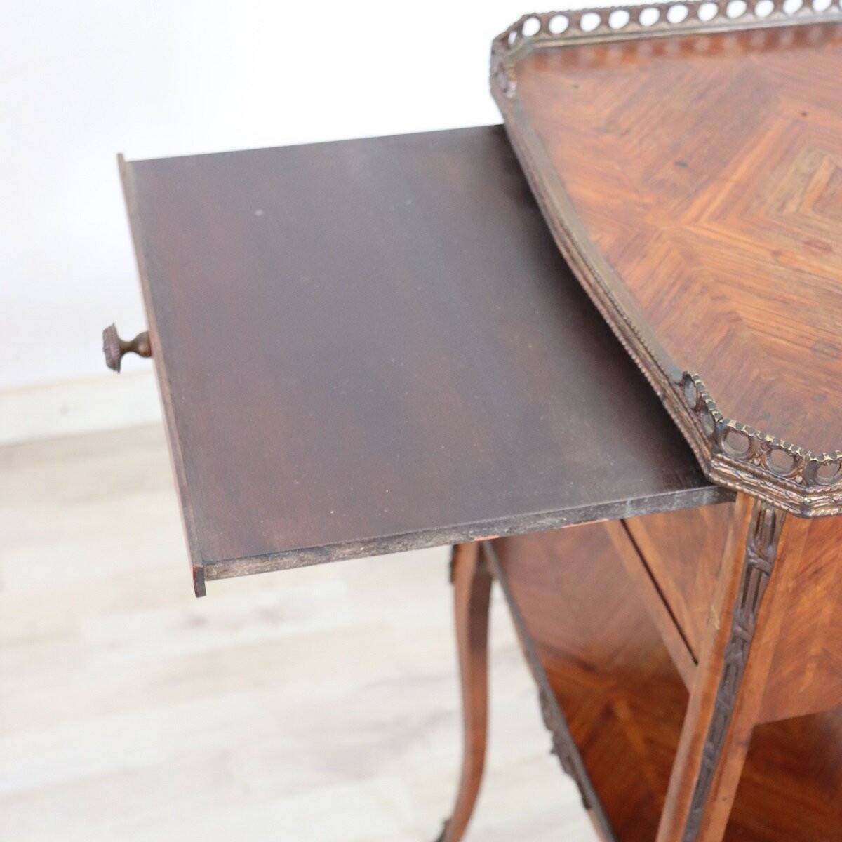 Table de nuit antique, Italie, fin du 19ème siècle