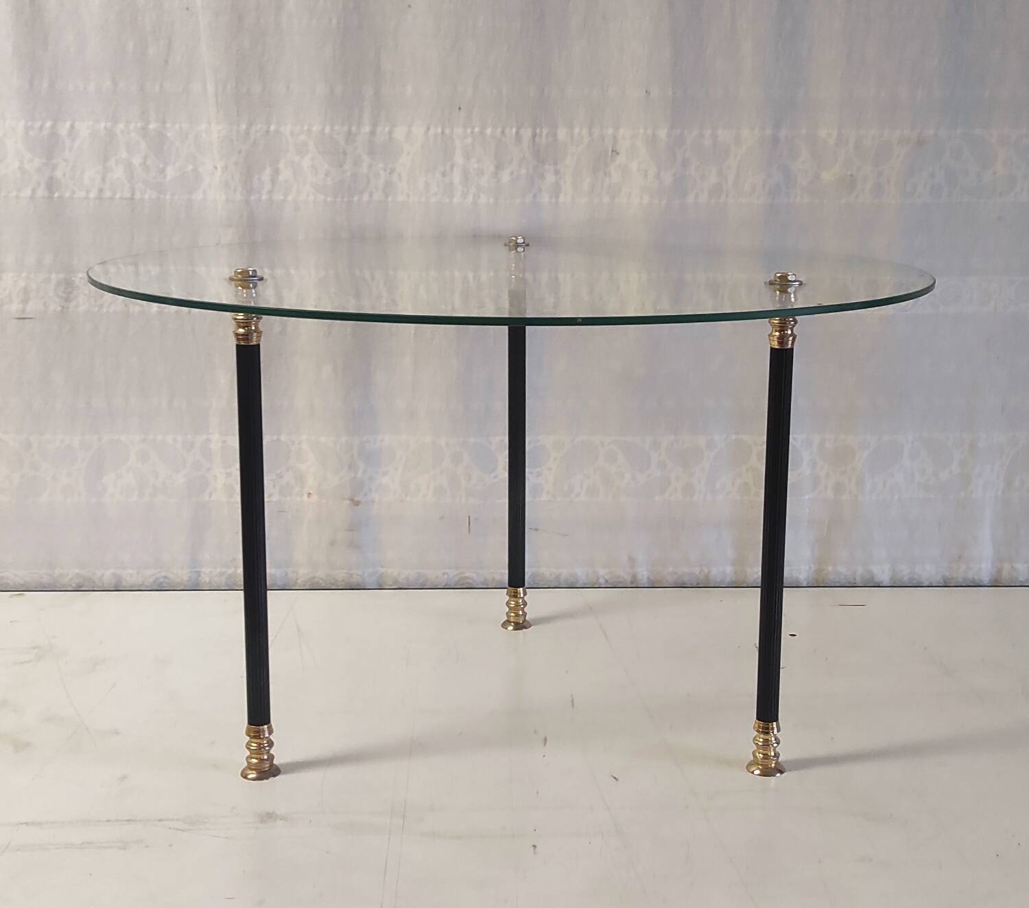 Glass tripod side coffee table - 60s/70s