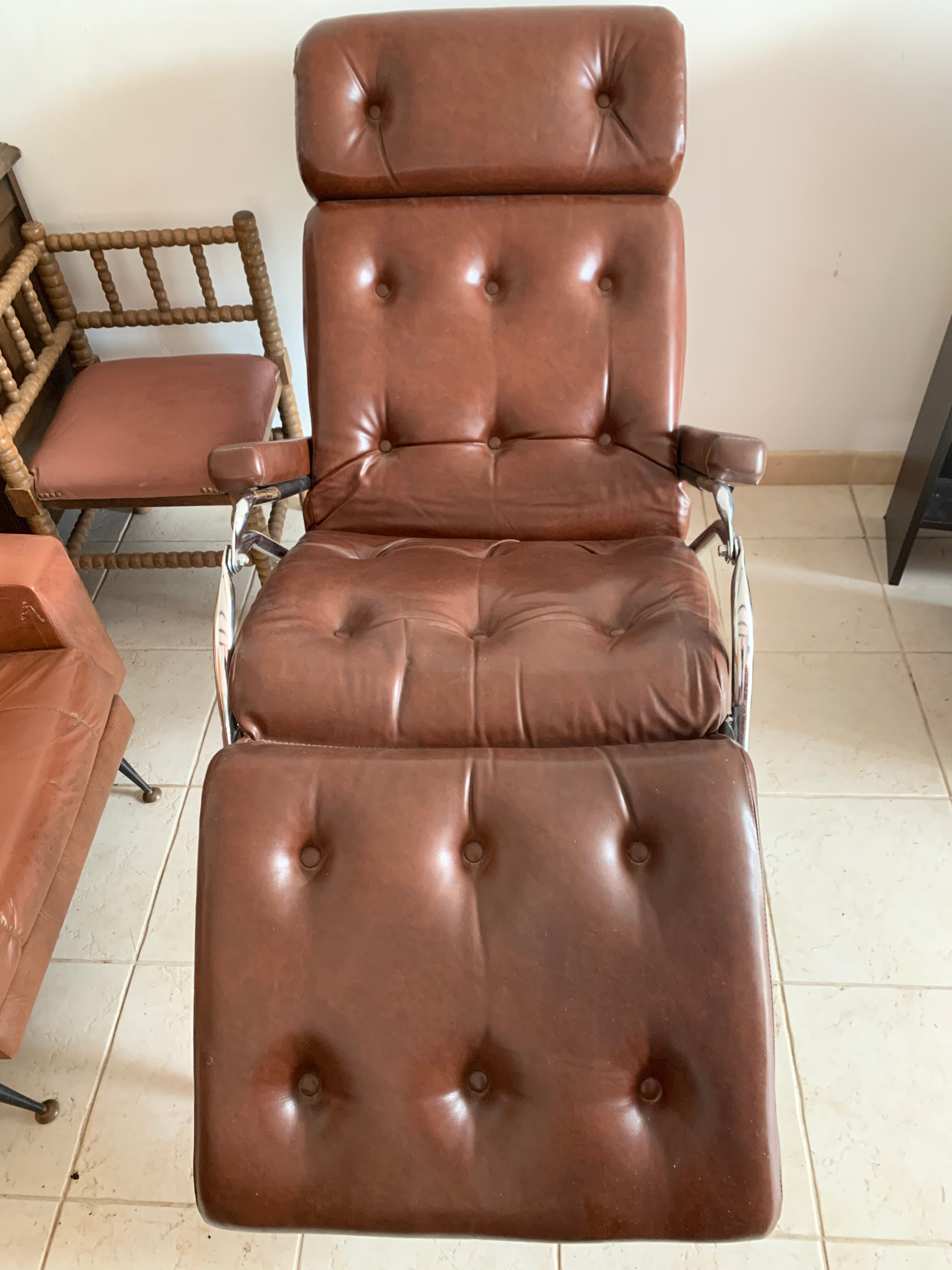 Llama relaxation chairs