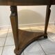 Table  ronde en marbre gris veiné