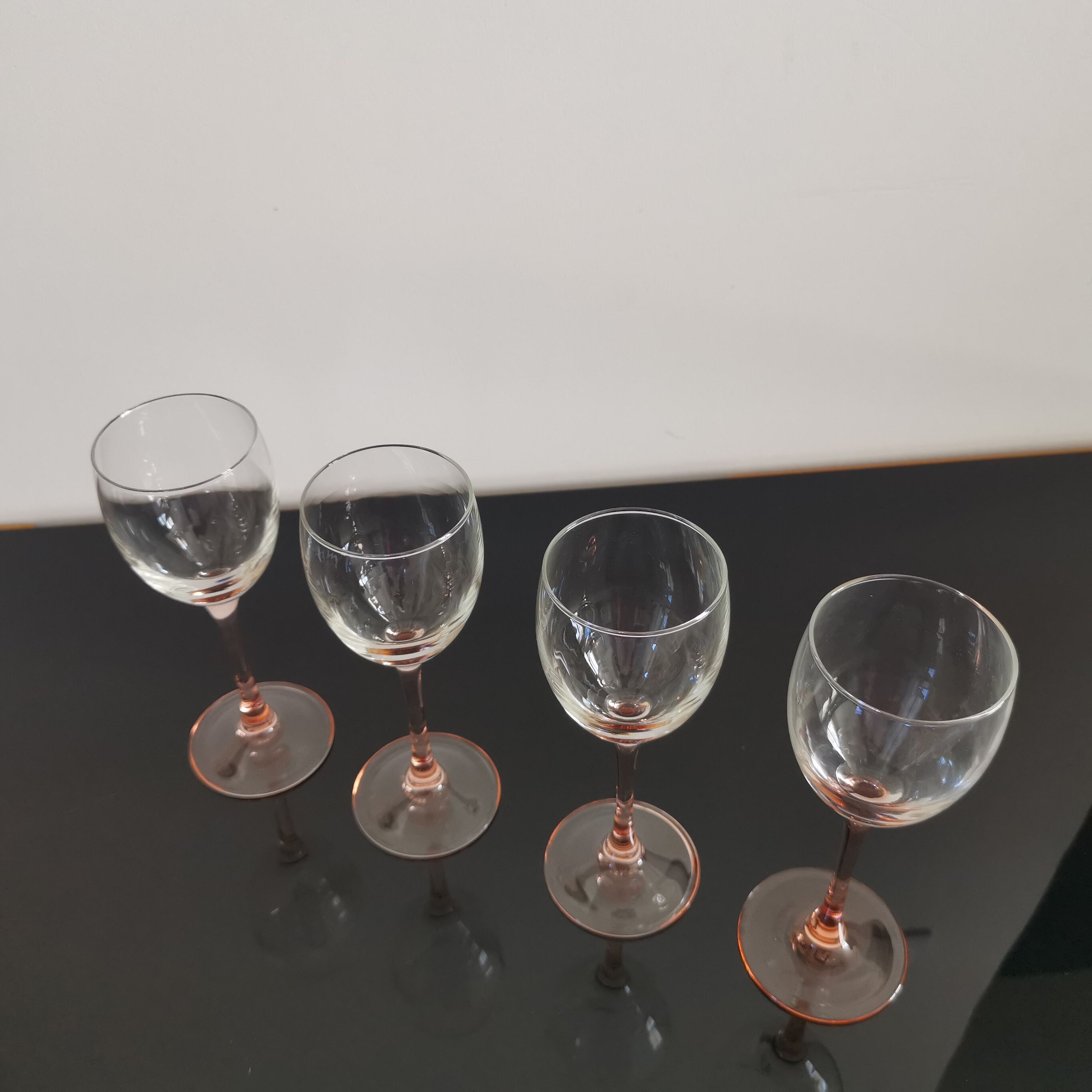 White wine glasses Luminarc pink feet