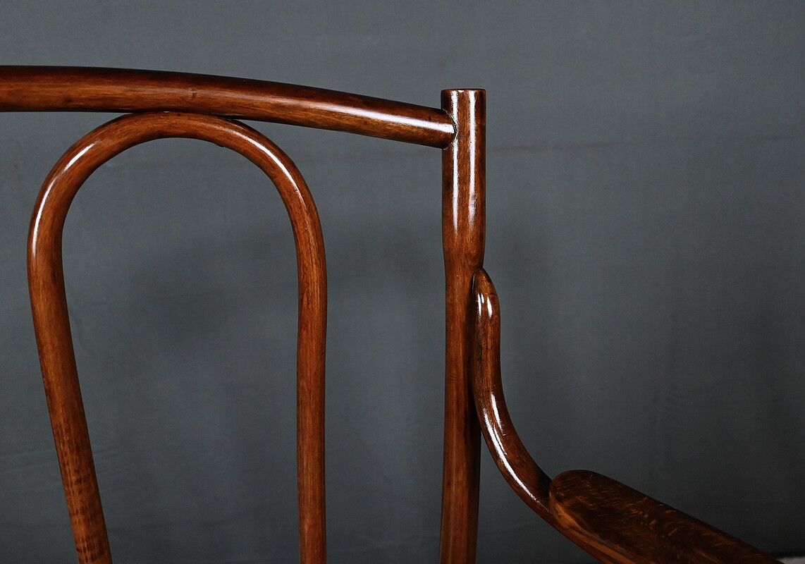 Curved beech bench, stamped J&J Kohn – Early 20th century
