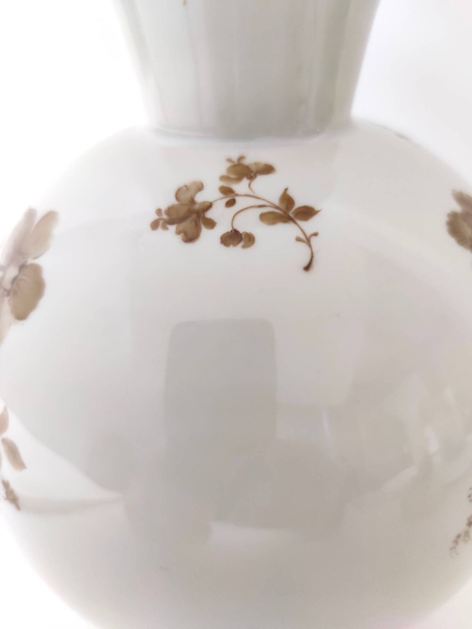 Vase en céramique ivoire et détails floraux marron par Rosenthal, Italie