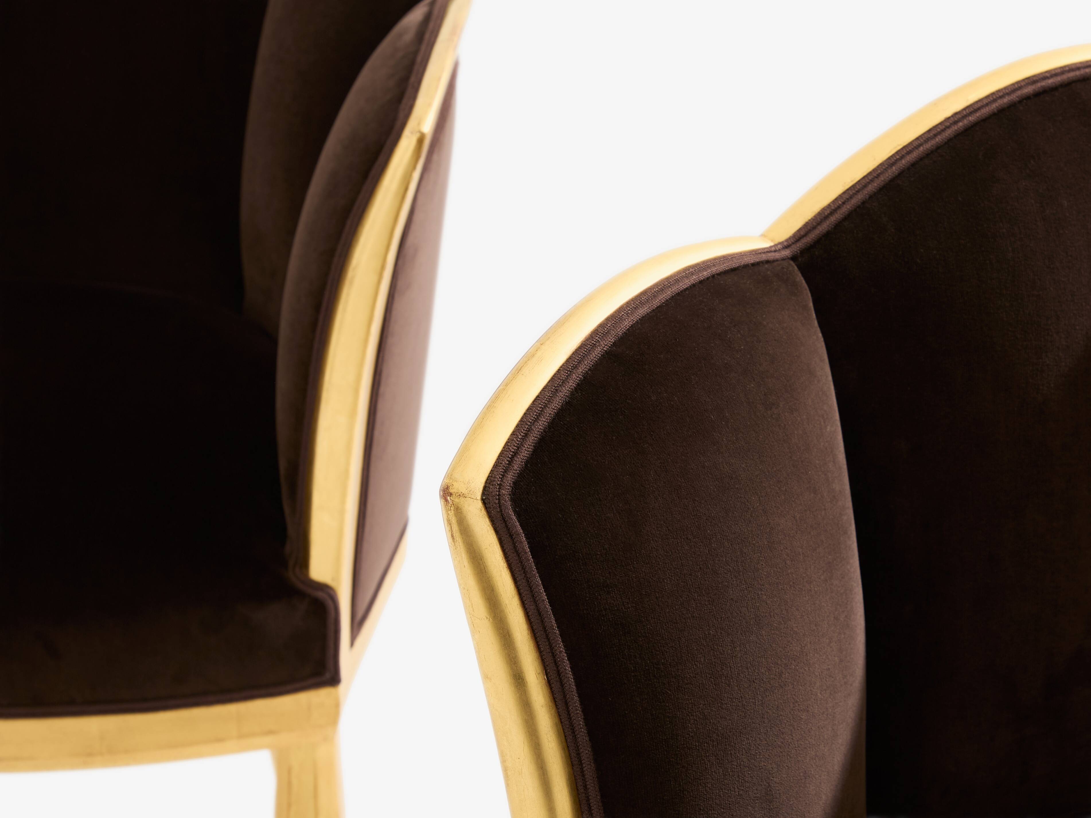 Maurice Dufrène pair of armchairs, gilded wood, brown velvet, 1925.