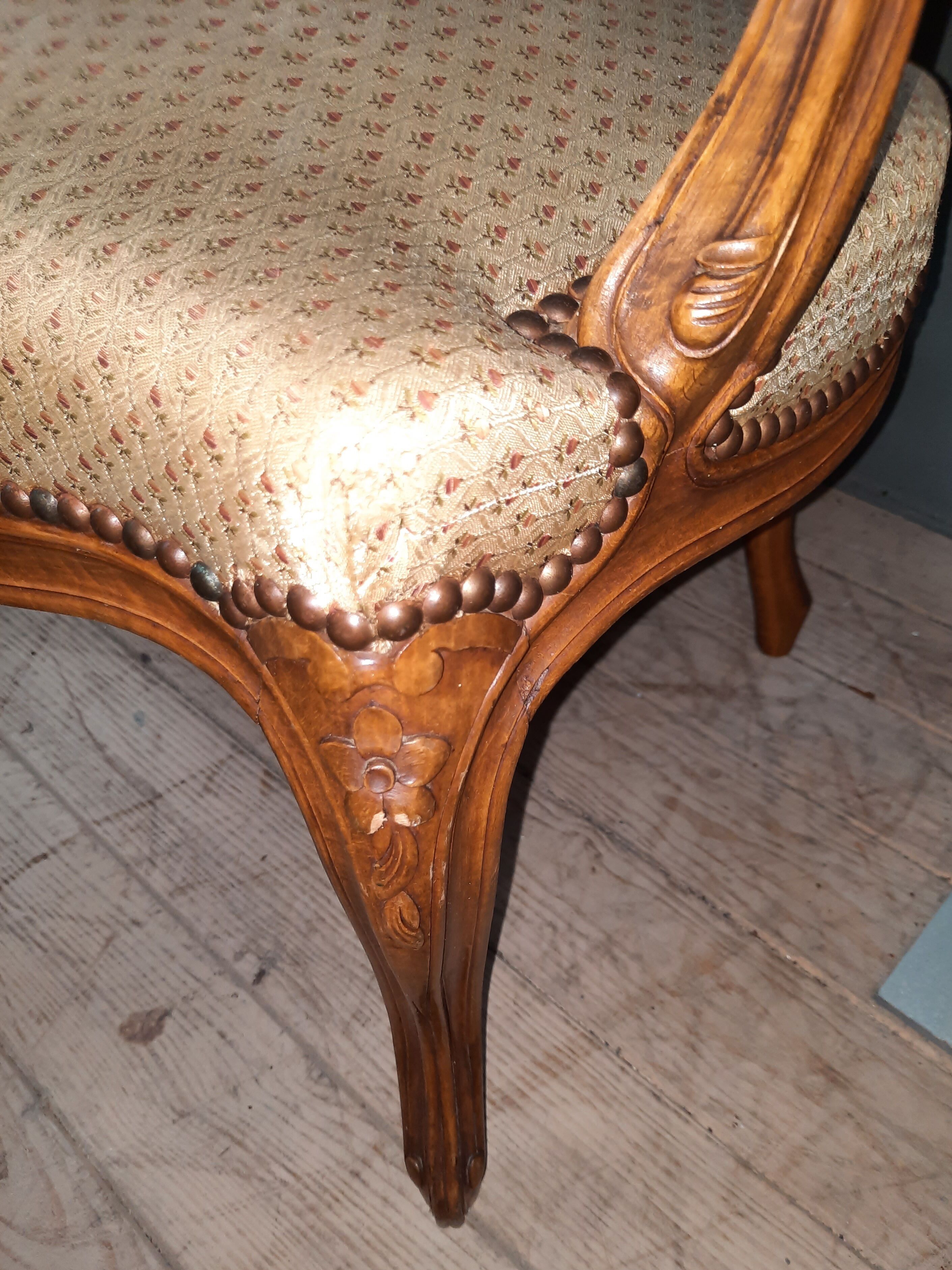 Paire de fauteuils de style Louis XV