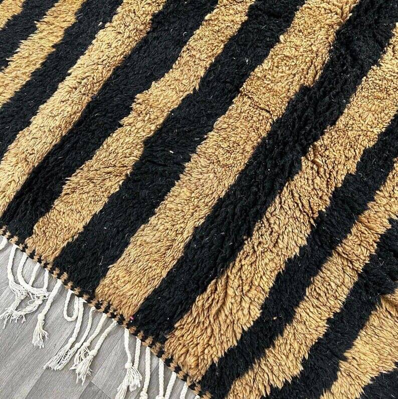 Traditional handmade pure wool beni ourain rug, size 1.5/2.5 m.
