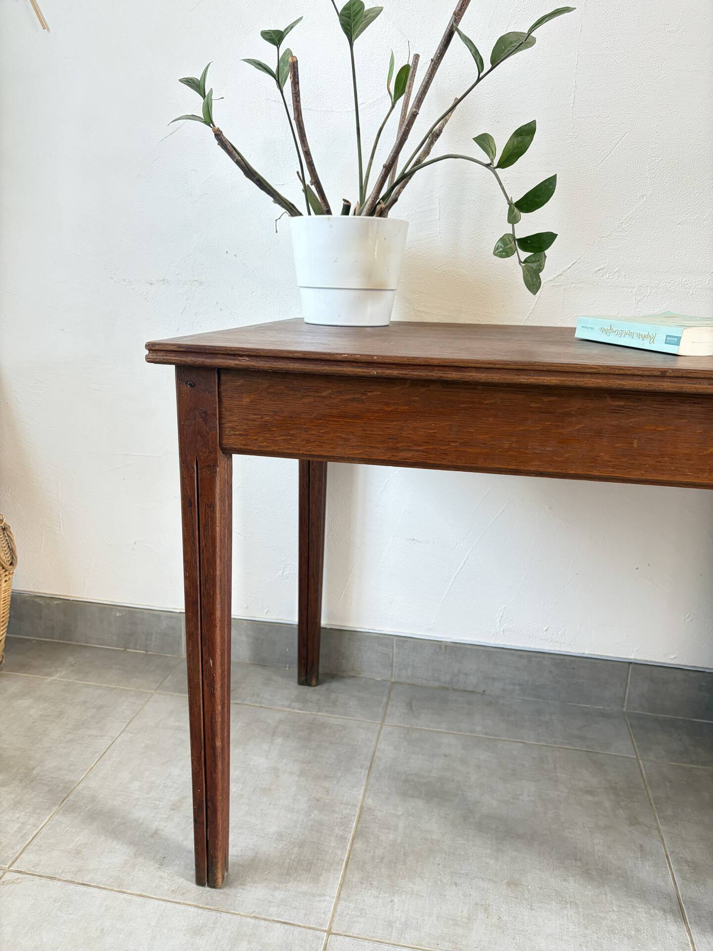 Extendable farmhouse table / extension
