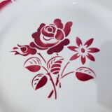 6 flat plates with red flowers