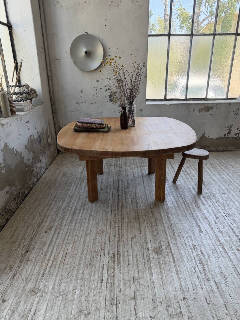 Round XL constructivist table