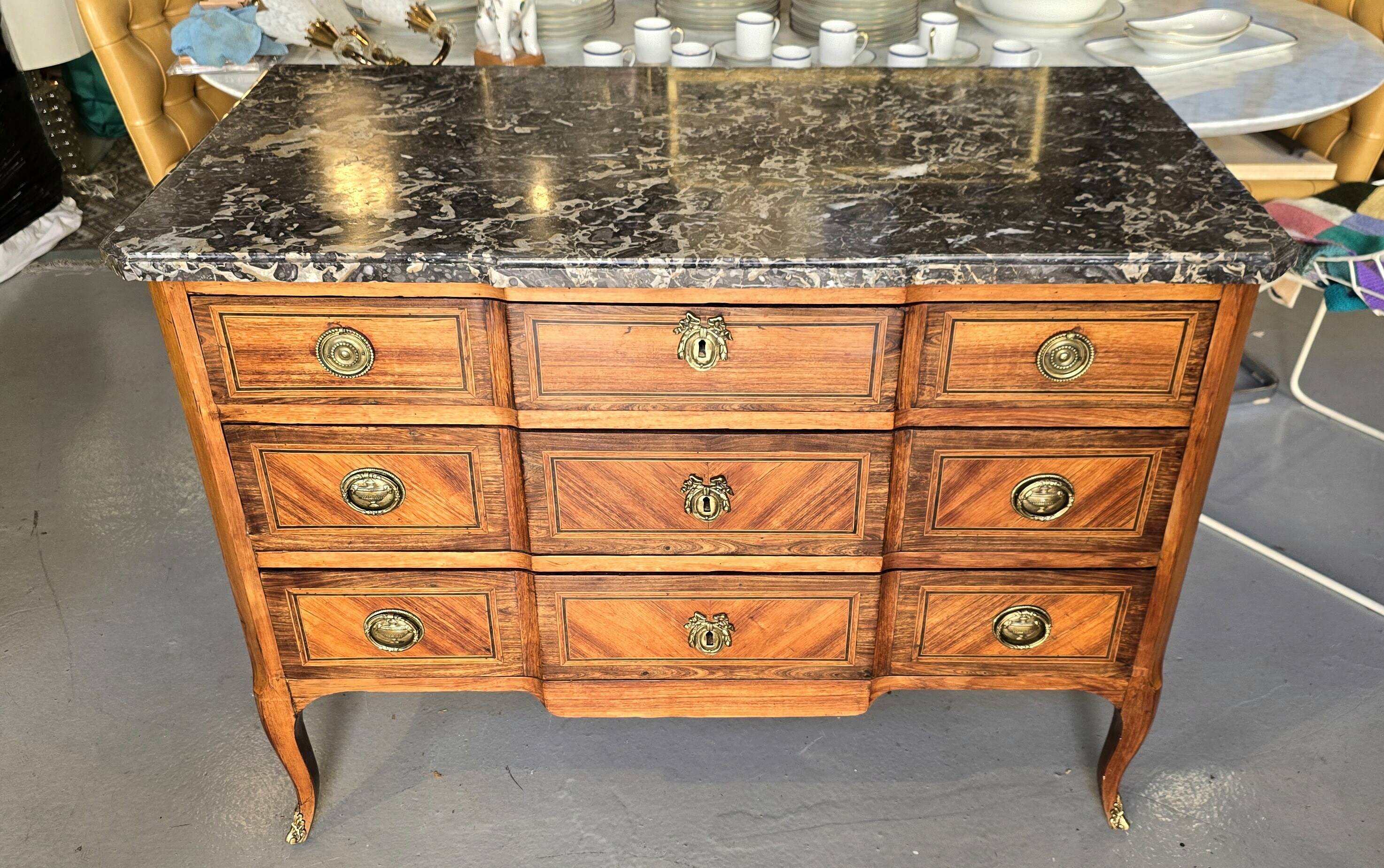 Commode d’époque Transition, milieu du XVIIIᵉ siècle