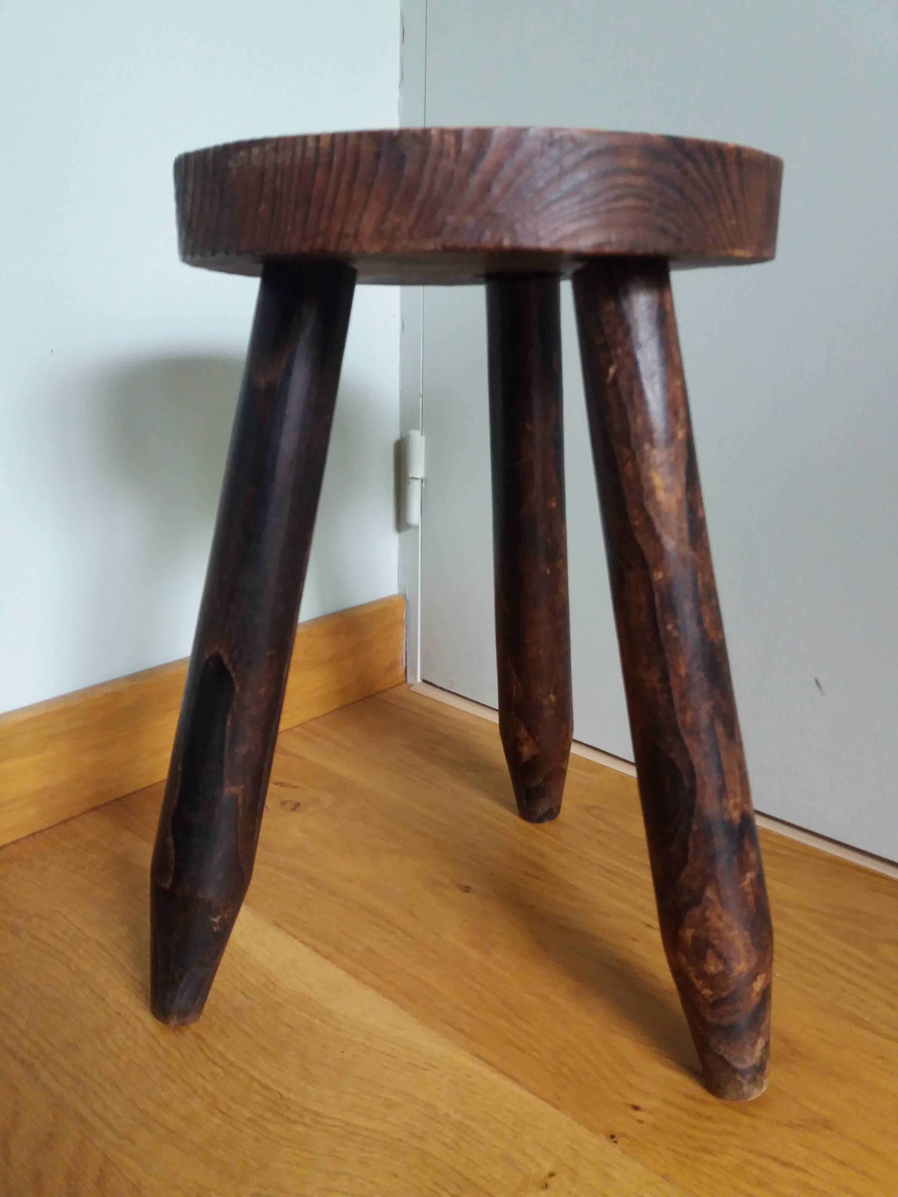 Tripod pencil leg stool