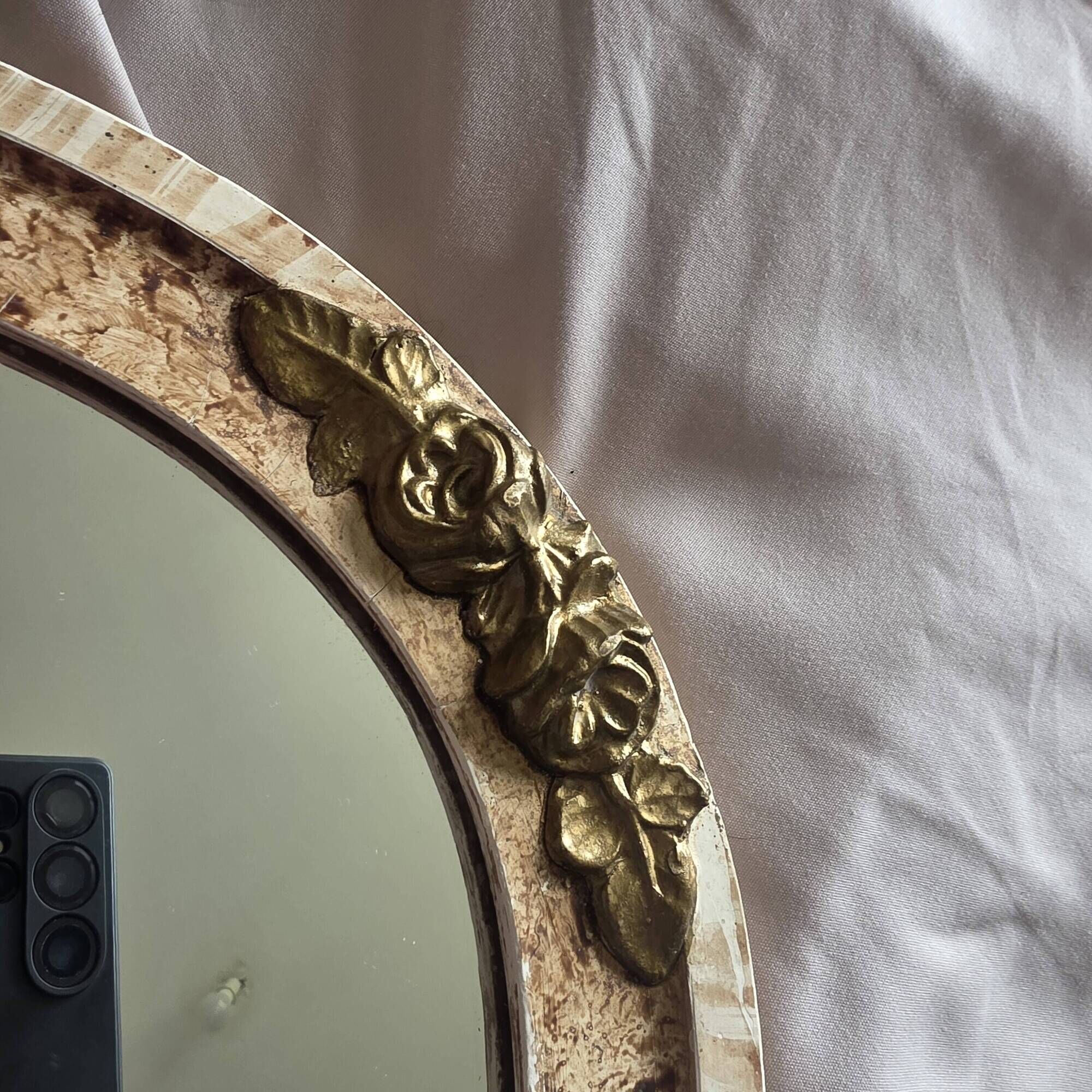 paire de miroirs ovales anciens