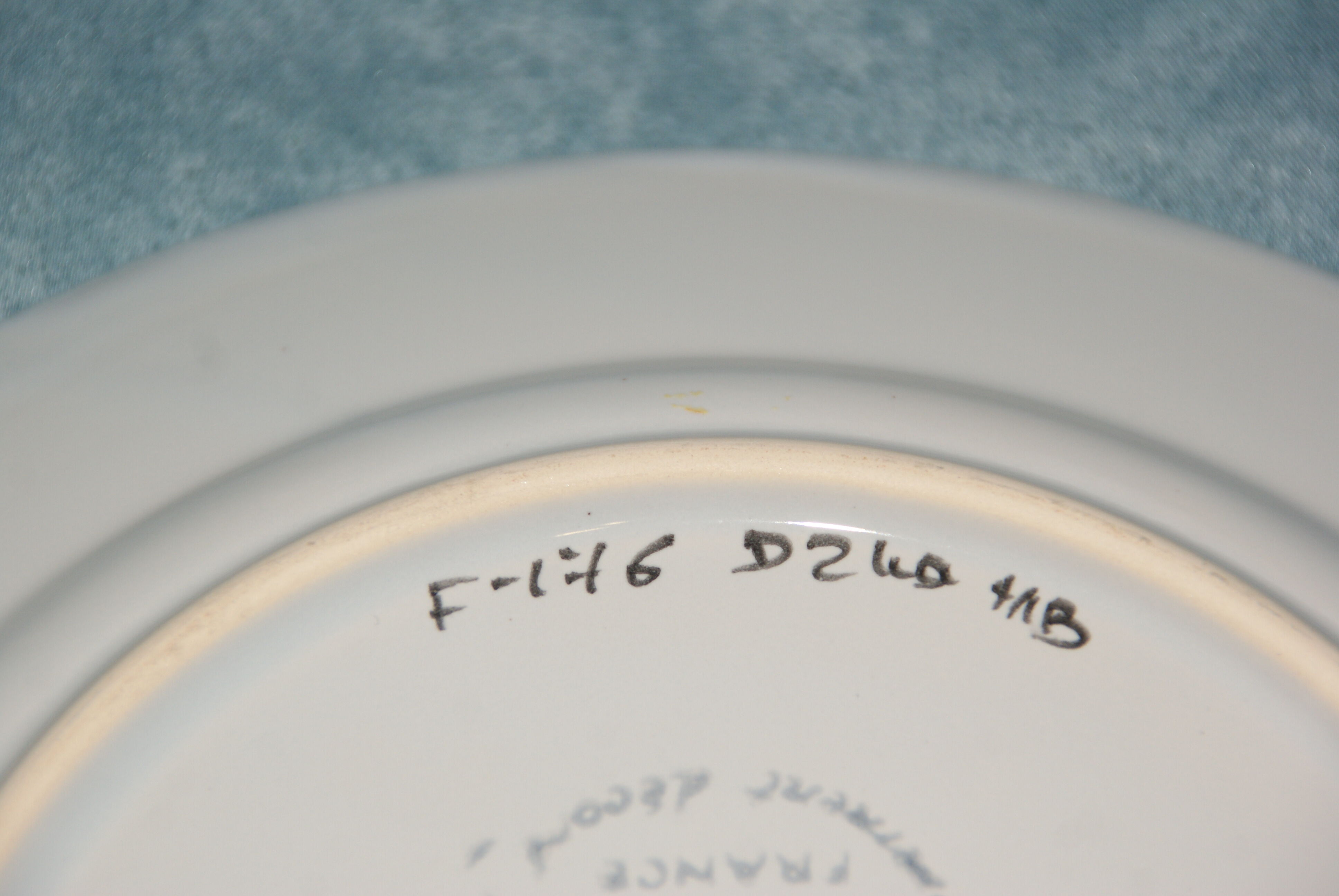 Quimper HB plate decorated with flowers