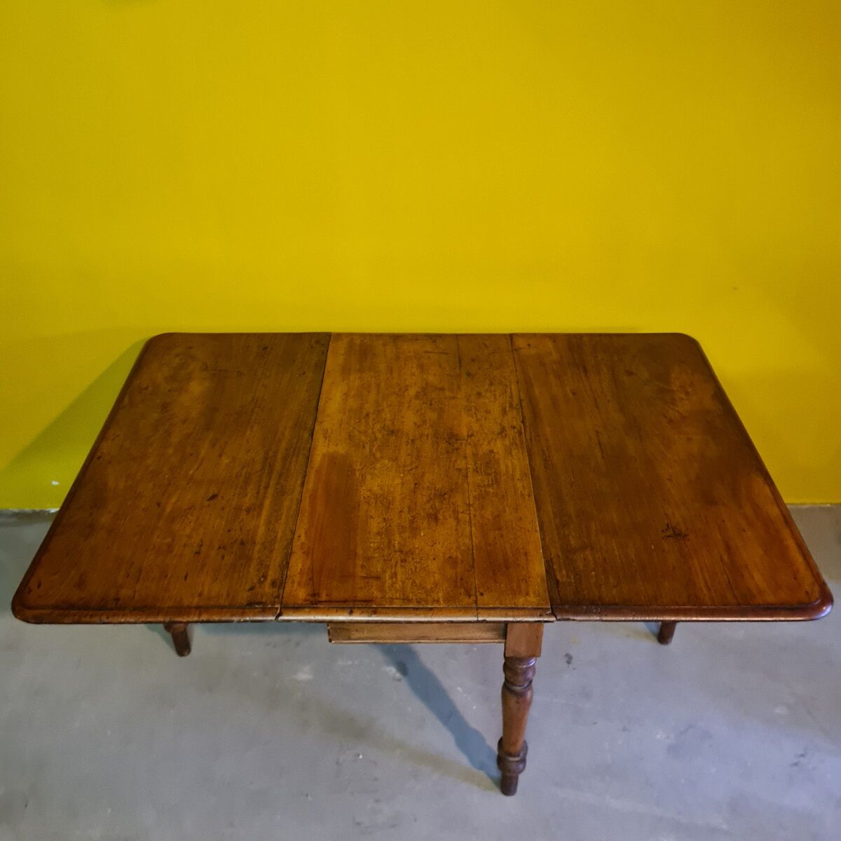 Victorian Mahogany Gateleg Table, 19th Century