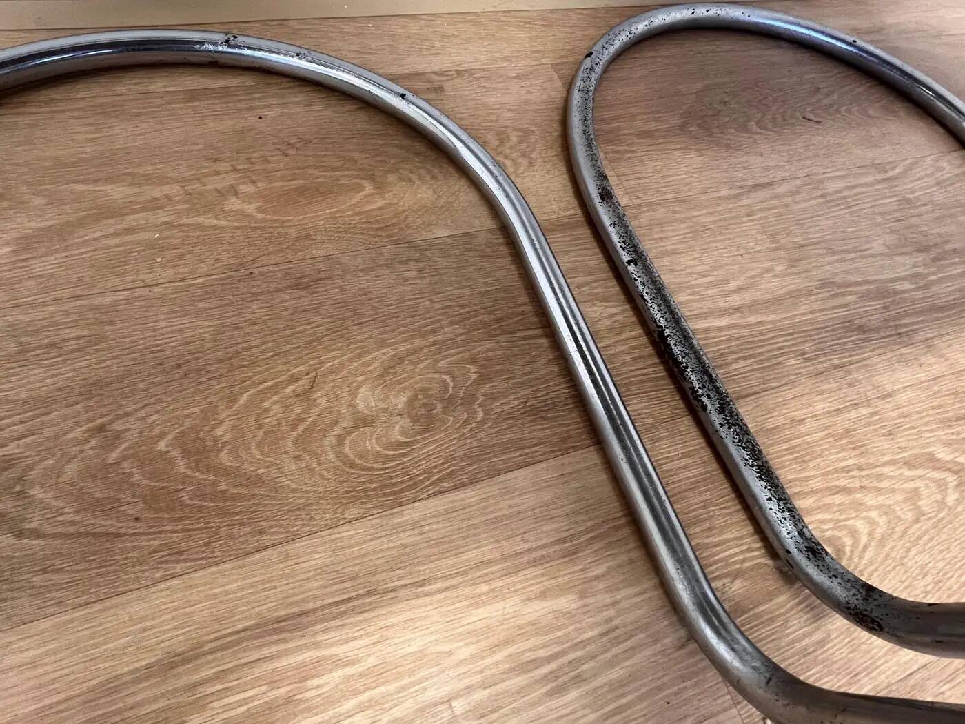 Quatre chaises Bauhaus en acier tubulaire chromé, conçues par Fritz August Breuhaus/Thonet - 1930