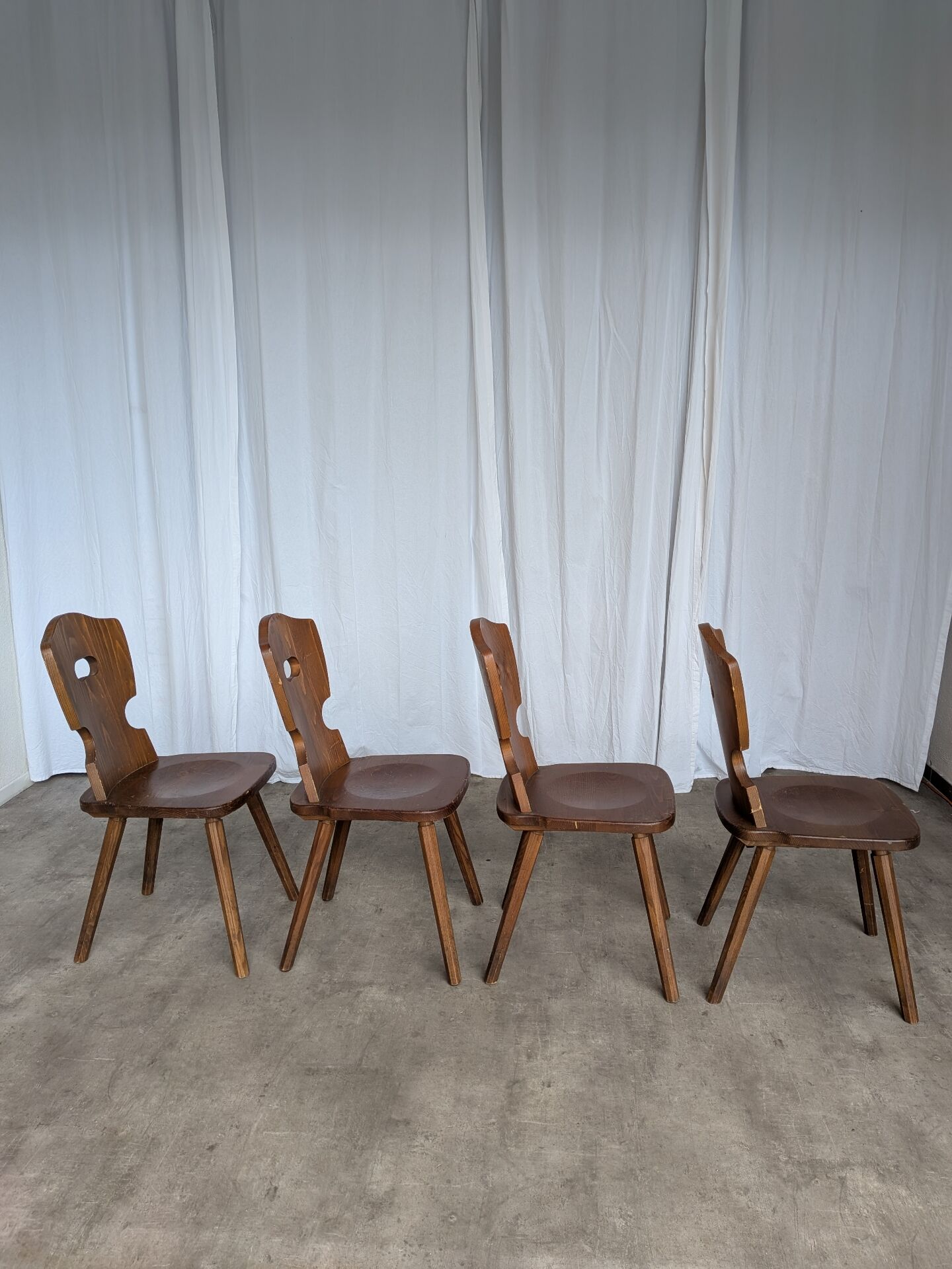 Chaises de salle à manger en bois tyrolien vintage - Style ferme des années 1970 - Ensemble de 4