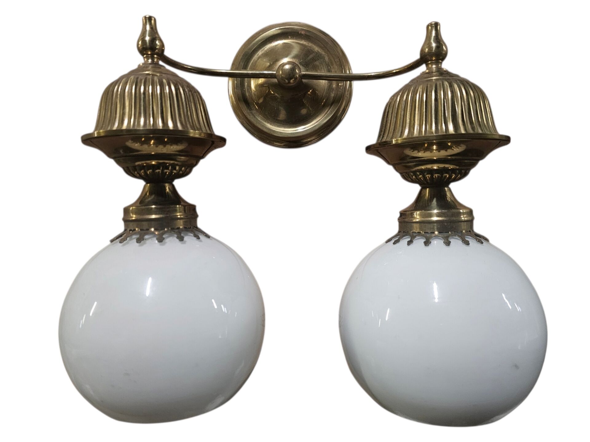 Antique double opaline wall light — Gilded brass — Belle Époque — 19th/20th century