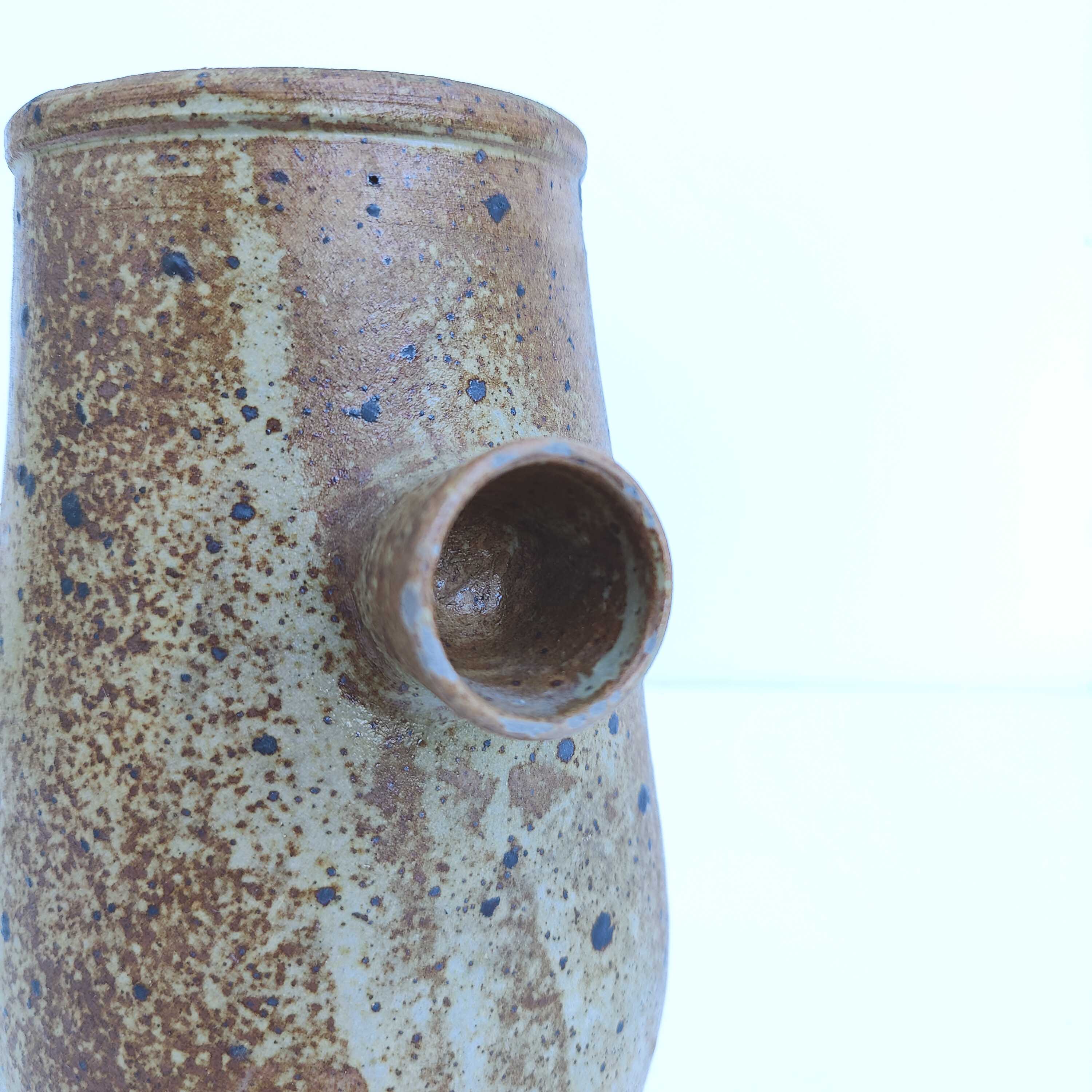 Vase en grés signé la tournerie
