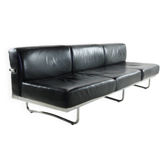 Beautiful designed black leather LC5 three seater sofa by Cassina