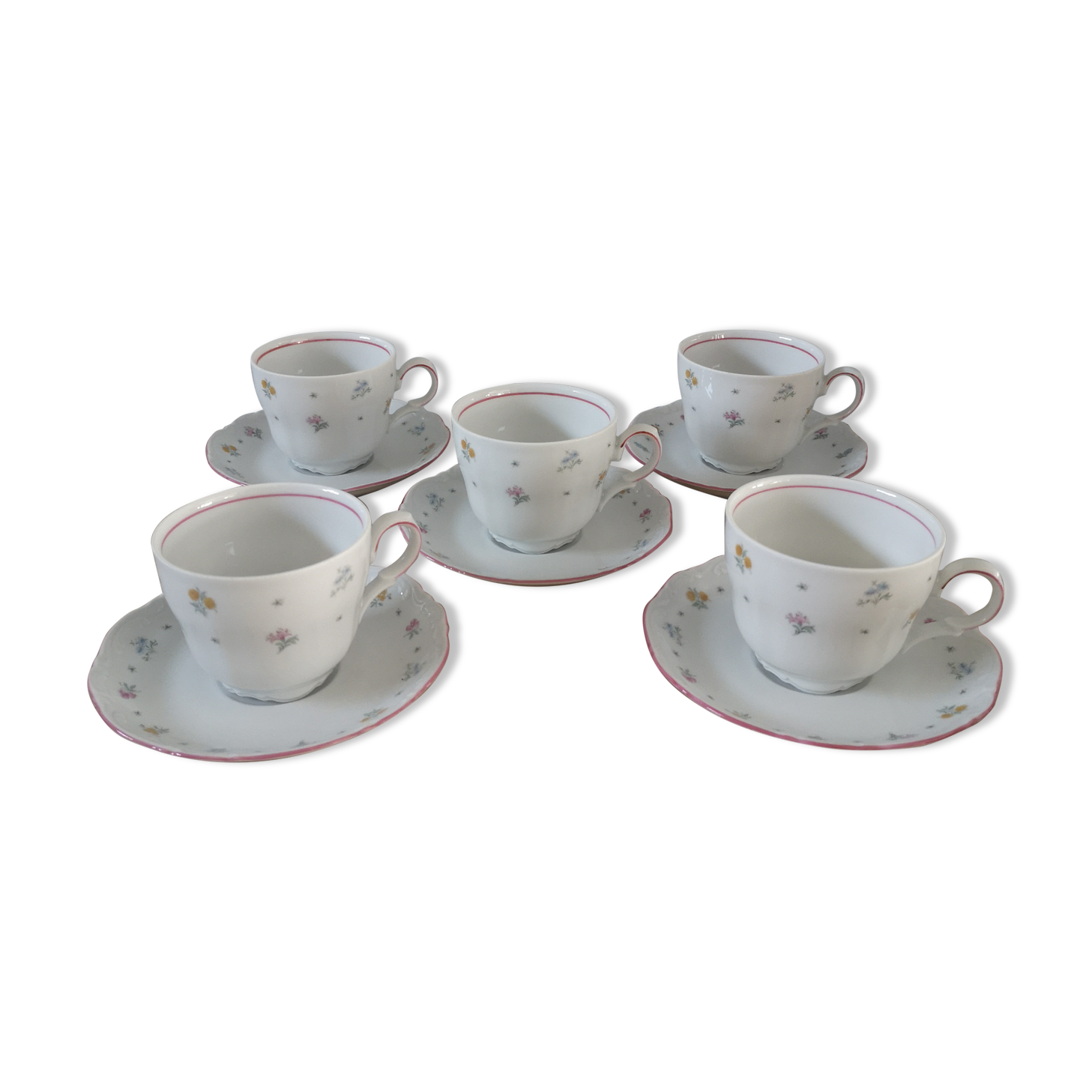 Lot of 5 coffee cups and porcelain saucers