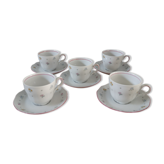 Lot of 5 coffee cups and porcelain saucers