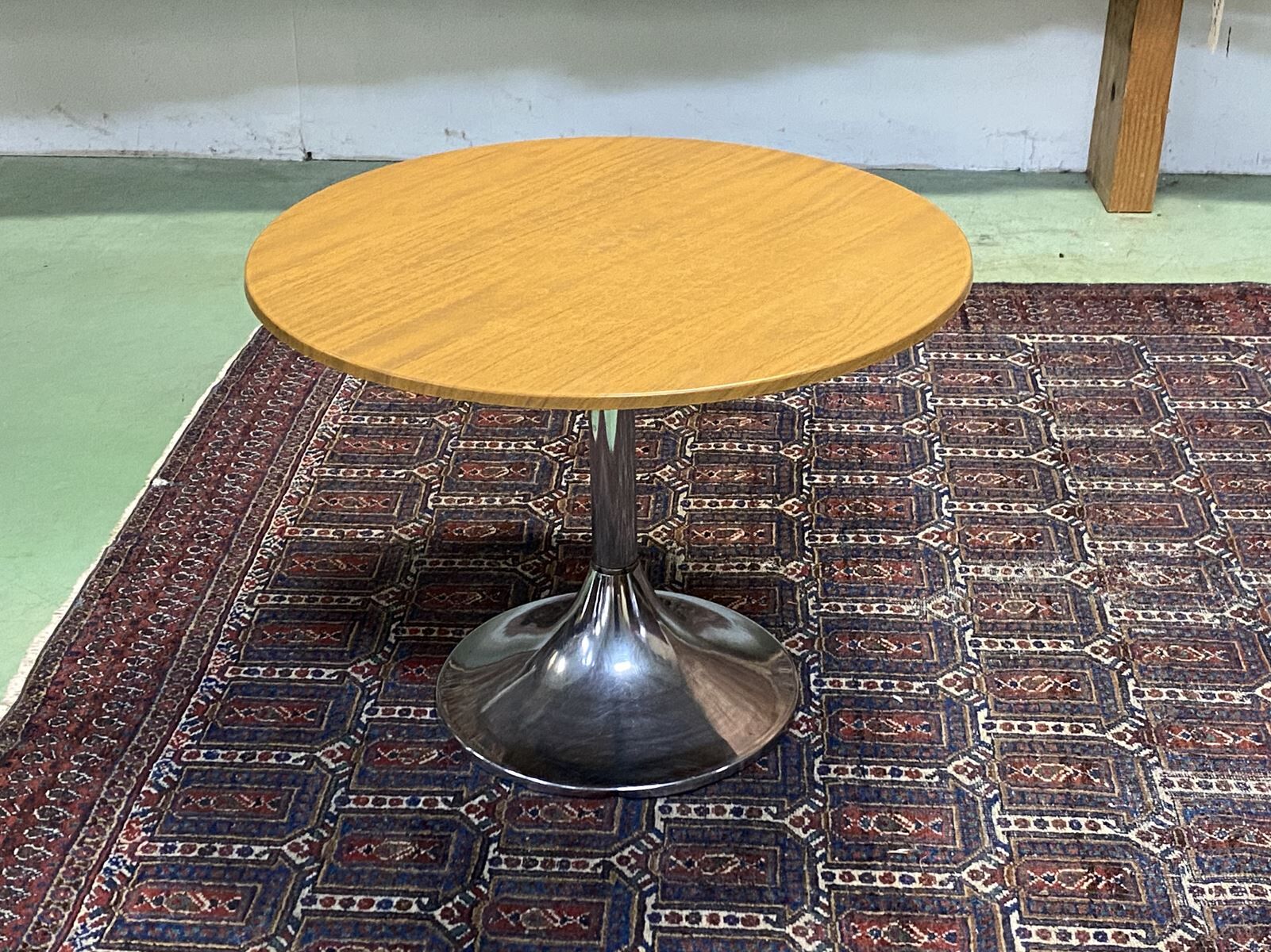 Round coffee table chrome foot, 70s