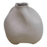 Ball vase in chamotte stoneware