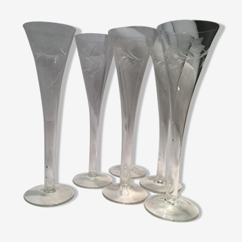 Series of six large flutes